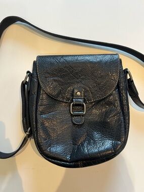 Classic Black Leather Crossbody Bag - Unbranded